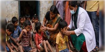 Read more about - Jhargram | খিচুড়িতে ভাসছে মরা টিকটিকি, ICDS কেন্দ্রের খাবার খেয়ে অসুস্থ ৩০ জন মা-শিশু