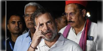 Read more about - Rahul Gandhi | যন্তর মন্তরে তিরঙ্গা উড়িয়ে বিক্ষোভ দেখানো অপরাধ নয়, রাহুল-কেজরিওয়ালের নিশানায় মোদী সরকার!