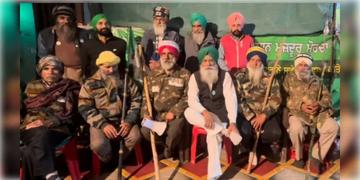 Read more about - Punjab | কৃষক নেতার অনশনের মাঝেই ১২ ঘণ্টার বনধের ডাক! বাতিল১৬৩টি ট্রেন, অবরুদ্ধ  ২০০টির বেশি সড়কপথ