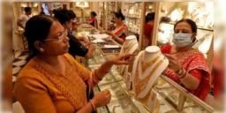 Read more about - Gold Price Today | রবিবাসরীয় সকালে দাম কমলো সোনার, হাসি ফুটল মধ্যবিত্তদের মুখে