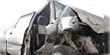 Read more about - Kolkata | চলছিল কুচকাওয়াজের মহড়া, রেড রোডের গার্ডরেলে ধাক্কা বেপরোয়া গাড়ির