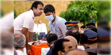 Read more about - Ratan Tata | আজ বিকেলে পূর্ণ রাষ্ট্রীয় মর্যাদায় শেষকৃত্য  রতন টাটার, শোকদিবস ঘোষণা মহারাষ্ট্র সরকারের