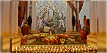 Read more about - Durga Puja 2024 | পুজোয় আনুন বনেদি স্বাদ, রইলো কলকাতার সেরা কয়েকটি রাজবাড়ির দুর্গাপুজোর ঠিকানা