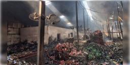 Read more about - Anandpur Fire Incident | আনন্দপুরে অগ্নিকান্ডে মোমো সংস্থার ২ আধিকারিককে পাকড়াও পুলিশের!