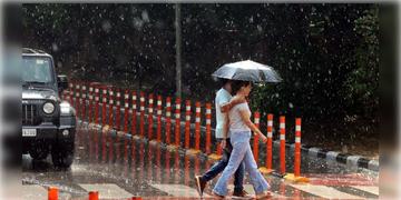 Read more about - Weather Update | বঙ্গোপসাগর থেকে ঢুকছে জলীয় বাষ্প, আজ থেকেই রাজ্যের প্রায় সব জেলায় বজ্রবিদ্যুৎ-সহ ঝড়-বৃষ্টির সম্ভাবনা!