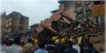 Read more about - Delhi Rain | দিল্লিতে বৃষ্টি বিপর্যয়! চারতলা বাড়ি ভেঙে মৃত ৪, ধ্বংসস্তূপে আটক একাধিক