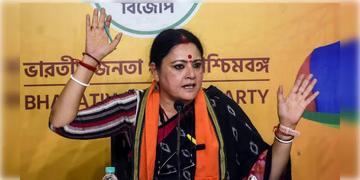 Read more about - Agnimitra Paul | ১৪ অগস্ট ফের রাতদখলের ডাক দিলেন অগ্নিমিত্রা! 'আসুন, আমরা মহিলাদের হাত ধরি'- বার্তা মন্ত্রীর