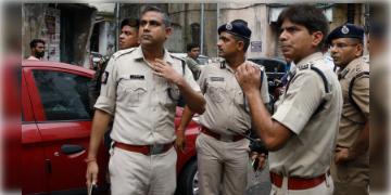 Read more about - Swarupnagar | স্বরুপনগরে শ্যুটআউট! সাতসকালে গুলিতে ঝাঁঝরা বছর ৩২ এর যুবক, তদন্তে পুলিশ