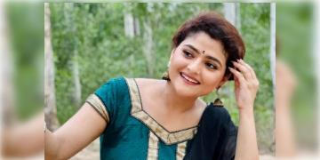 Read more about - ফের ঐন্দ্রিলা শর্মার শারীরিক অবস্থার অবনতি! সংক্রমণ বাড়ায় উদ্বিগ্ন চিকিৎসরা