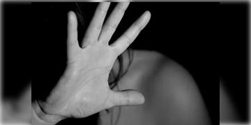 Read more about - Arambag | ফেসবুক থেকে আলাপ, গাড়িতে তুলে নিয়ে তরুণীকে গণধর্ষণ, আরামবাগে গ্রেফতার ৩