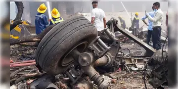 Read more about - Ahmedabad Plane Crash | বিমান দুর্ঘটনায় মৃতদের পরিবার ও একমাত্র জীবিত যাত্রীকে ২৫ লক্ষ টাকা দেবে এয়ার ইন্ডিয়া!