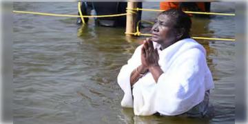 Read more about - President at Mahakumbh | মহাকুম্ভে আস্থার ডুব রাষ্ট্রপতির! প্রধানমন্ত্রী মোদির পর পুণ্যস্নান সারলেন দ্রৌপদী মুর্মু!