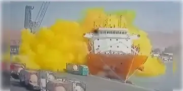 Read more about - Gas Leak: বিষাক্ত হলুদ ধোঁয়ায় ঢাকল জাহাজ, মৃত্যু ১২ জন!