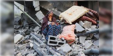 Read more about - Israel-Hamas War | যুদ্ধবিরতি শেষ হতেই ইজরায়েলি হামলায় মৃত্যুমিছিল গাজায়! পাল্টা রকেট ছুড়লো হামাসও!