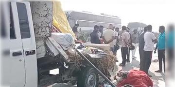 Read more about - Mahakumbh 2025 | মহাকুম্ভ থেকে ফেরার পথে ভয়াবহ দুর্ঘটনা! যাত্রীবাহী গাড়ির সঙ্গে ট্রাকের সংঘর্ষ ! মৃত্যু ৬ পুণ্যার্থীর!