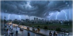Read more about - Kolkata Thunderstrom Lightning | দুই ঘণ্টায় প্রায় ৪০০! বজ্রপাতে রেকর্ড শহর কলকাতার! দ্রুতগতিতে বদলাচ্ছে আবহাওয়া
