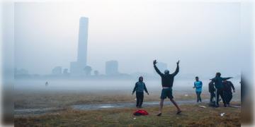 Read more about - Weather Update | শীত ঢুকেছে মহানগরে, একনজরে কলকাতার আজকের আবহাওয়া আপডেট