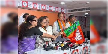 Read more about - BJP | বিজেপিতে যোগ দিয়েই রাজ্যসভার টিকিট পেলেন সুখেন্দুশেখর-সুস্মিতা-প্রকাশ !