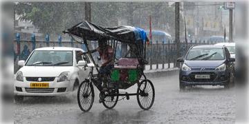Read more about - Heavy Rain | বঙ্গোপসাগরে ঘূর্ণাবর্তের জেরে রবি-সোমে একাধিক জেলায় ভারী বৃষ্টির সতর্কতা!