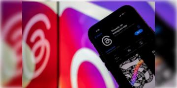 Read more about - Meta Threads | লঞ্চ করার ৭ ঘন্টার মধ্যেই ১০ মিলিয়ন ডাউনলোড! বাজারে এলো টুইটারের 'থ্রেট', মেটা থ্রেডস!