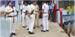 Read more about - Kolkata Police Reshuffle | শাস্তি মকুব! ঘরে ফিরছেন ৬৬ জন অফিসার, বড়ো ঘোষণা কলকাতা পুলিশের