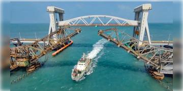 Read more about - New Pamban Bridge | জাহাজ পারাপার করানোর জন্য ১৭ মিটার পর্যন্ত উচ্চতায় উঠবে ব্রিজ! নতুন পামবাম রেল ব্রিজ তৈরী করলো কেন্দ্র