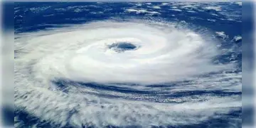 Read more about - তিনটি নিম্নচাপ বাসা বাঁধছে সাগরে, পুজোয় ঘূর্ণিঝড় হয়ে বাংলায় ধেয়ে আসার আশঙ্কা রয়েছে