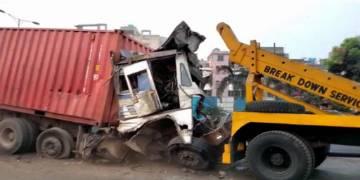 Read more about - দ্বিতীয় হুগলি সেতুতে দুর্ঘটনা, চারটি গাড়ির সংঘর্ষে আহত কমপক্ষে ৫ জন, মৃত ১