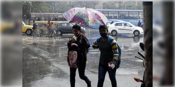 Read more about - WB Weather | নিম্নচাপের জেরে সব জেলাতেই বাড়বে তাপমাত্রা! রয়েছে ৯টি জেলায় বৃষ্টির পূর্বাভাসও