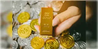 Read more about - Gold Price Today | উইকেন্ডে সাধ্যের মধ্যে সোনা? শুক্রে দাম বাড়ছে রুপোর? জেনে নিন আজকের দর
