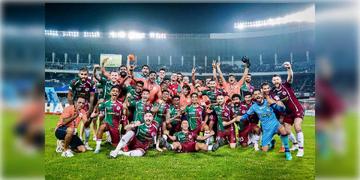 Read more about - East Bengal vs Mohun Bagan । ট্রমাটিক ম্যাচের ড্রামাটিক শেষ, ম্যাকলেরেনের ১ গোলে ডার্বি জিতলো মোহনবাগান