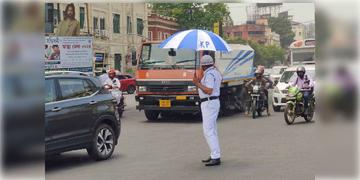 Read more about - Kolkata Traffic | আজ ব্রিগেডে প্রধানমন্ত্রী, শহরের একাধিক রাস্তায় যান-নিয়ন্ত্রণ, তৎপর কলকাতা পুলিশ