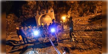 Read more about - উত্তরাখণ্ডের বিপর্যয়ে উদ্ধার ৩২ দেহ, নিখোঁজ ১৯৭, খোঁজ নেই সুড়ঙ্গে আটকদের