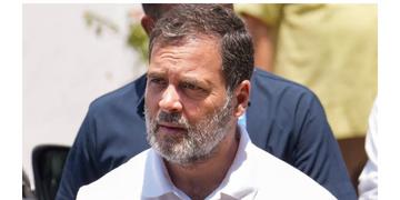 Read more about - Rahul Gandhi | রাহুল গান্ধীর বিরুদ্ধে জারি জামিন অযোগ্য ধারায় গ্রেফতারি পরোয়ানা! হাজিরা দেওয়ারও নির্দেশ দিলো আদালত!