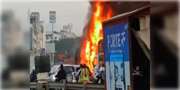 Read more about - Car-Fire Accident | ব্রেক ফেল করে ৬টি গাড়িতে ধাক্কা মাল বোঝাই ট্রাকের, ভয়াবহ বিস্ফোরণে মৃত ৮, আহত একাধিক