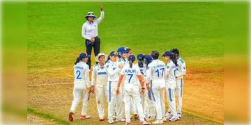 Read more about - Indian Women Cricket Team । পুরুষদের পর এবার জয় মহিলাদের! টি-টোয়েন্টি বিশ্বকাপের পর প্রোটিয়াদের হারিয়ে টেস্ট জিতলো ভারত!