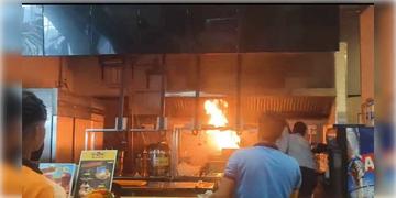 Read more about - Acropolis Mall | ফের অ্যাক্রোপলিস মলে আগুন! ৫ মাস পর ফের আগুন লাগে ফুড কোর্টেই