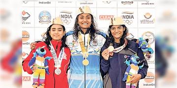 Read more about - National Games |  ২০০ মিটারের পর ১০০ মিটার ব্যাক স্ট্রোকেও সোনা জয় সৌবৃতির! ৫০ মিটারে সোনা পেলেই হ্যাটট্রিক