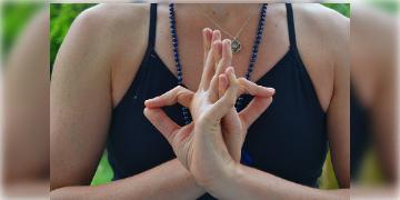 Read more about - Yoga Mudra | 'আট থেকে আশি' সকলের হার্ট সুস্থ্য রাখবে এই বিশেষ ৫টি যোগ মুদ্রা! দেখুন কীভাবে করবেন!