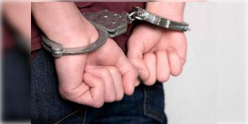 Read more about - Tab Scam | পুলিশের জালে ট্যাব দুর্নীতির ‘মাস্টারমাইন্ড’, বাড়িতে ব্যাঙ্কের কাস্টমার সার্ভিস পয়েন্ট খুলে জালিয়াতি চালাতো চোপড়ার শিক্ষক