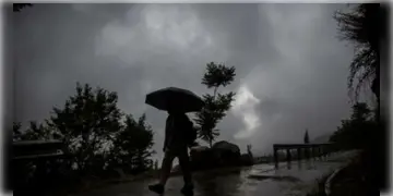 Read more about - Weather | চোখ রাঙাচ্ছে নিম্নচাপ! গোটা রাজ্যে বৃষ্টির পূর্বাভাস! কেমন থাকবে আগামী ২০ দিনের আবহাওয়া?