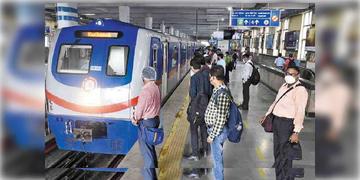 Read more about - Kolkata Metro | সাতসকালে ব্যাহত মেট্রো পরিষেবা, ফের মেট্রোর ব্লু লাইনে আত্মহত্যার চেষ্টা!