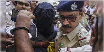 Read more about - Terrorist Hamim Mandal | বছর বাইশের আদিত্যের মগজধোলাই! জঙ্গি হামিমের বন্ধুর বাড়ি থেকে মিলল কী কী ডিভাইস?