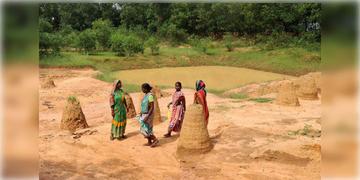 Read more about - 100-day Work Scheme | কেন বাংলায় ১০০ দিনের কাজ বন্ধ? কেন্দ্রের কাছে জানতে চাইল হাইকোর্ট