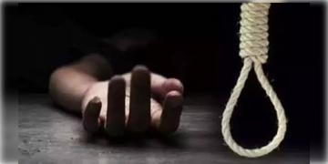 Read more about - Mukundapur | মুকুন্দপুরে উদ্ধার বৃদ্ধ দম্পতির ঝুলন্ত মৃতদেহ ! খুন নাকি আত্মহত্যা? ঘনাচ্ছে রহস্য