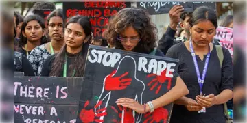 Read more about - R G Kar | 'তিলোত্তমা' ধর্ষণ ও খুনের ঘটনায় এক প্রত্যক্ষদর্শীর সন্ধান পেল সিবিআই? ঘুরে যেতে পারে আরজি কর কাণ্ডের মোড়