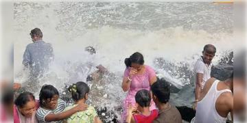 Read more about - Bay of Bengal | বঙ্গোপসাগরে নিম্নচাপ! দিঘা-তাজপুর-মন্দারমণিতে নিষিদ্ধ স্নান, চলছে কড়া নজরদারি!