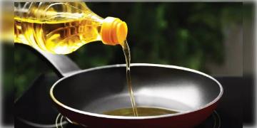 Read more about - ২৮ এপ্রিলের পর থেকে রান্নার তেলের মূল্যবৃদ্ধি! ব্যবসায়ী সংগঠনগুলি চাইছে কেন্দ্রের হস্তক্ষেপ