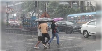 Read more about - Weather Update | মঙ্গলে একাধিক জেলায় জারি ভারী বৃষ্টির সতর্কতা, একনজরে আজকের আবহাওয়া