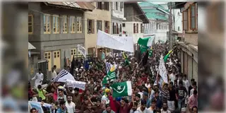 Read more about - POK | পাক অধিকৃত কাশ্মীরে ধুন্ধুমার, সরকারের বিরুদ্ধে বিক্ষোভে পথে নামল হাজার হাজার মানুষ!